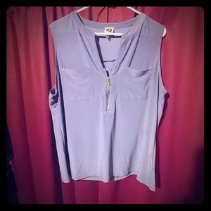 Light blue sleevless shirt